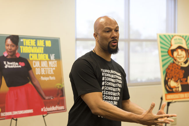 Rapper Common made surprise guest appearance and at #schoolnotprisons on April 1, 2017. / Carlos Duarte / el Don