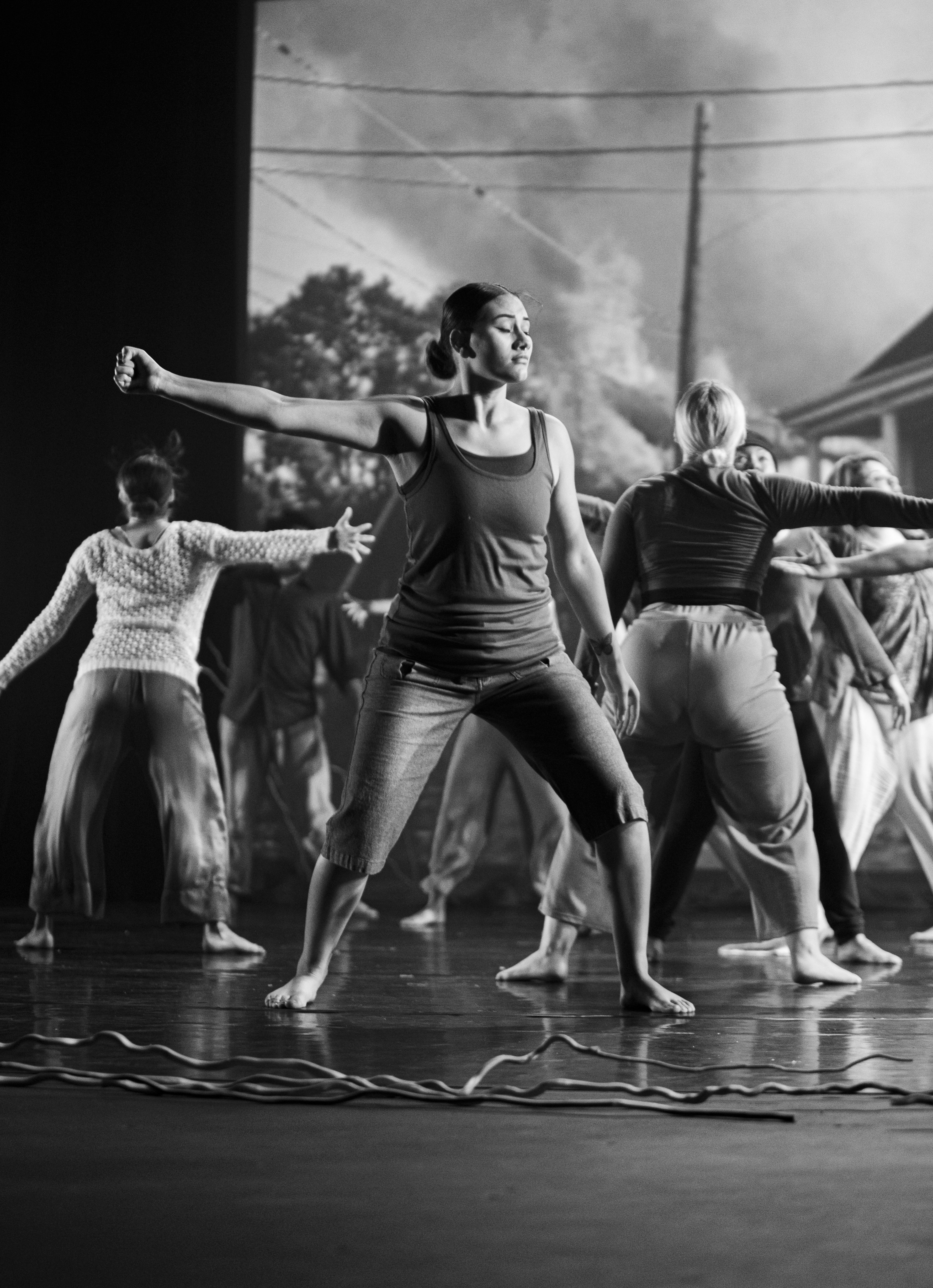 Mayra Toscano bring a powerful, emotional performance to choreographer Cyrian Reed's dance paying homage to Hurrican Katrina, "Levees - The Waters We Must Stand On." Ashley Ramynke / el Don