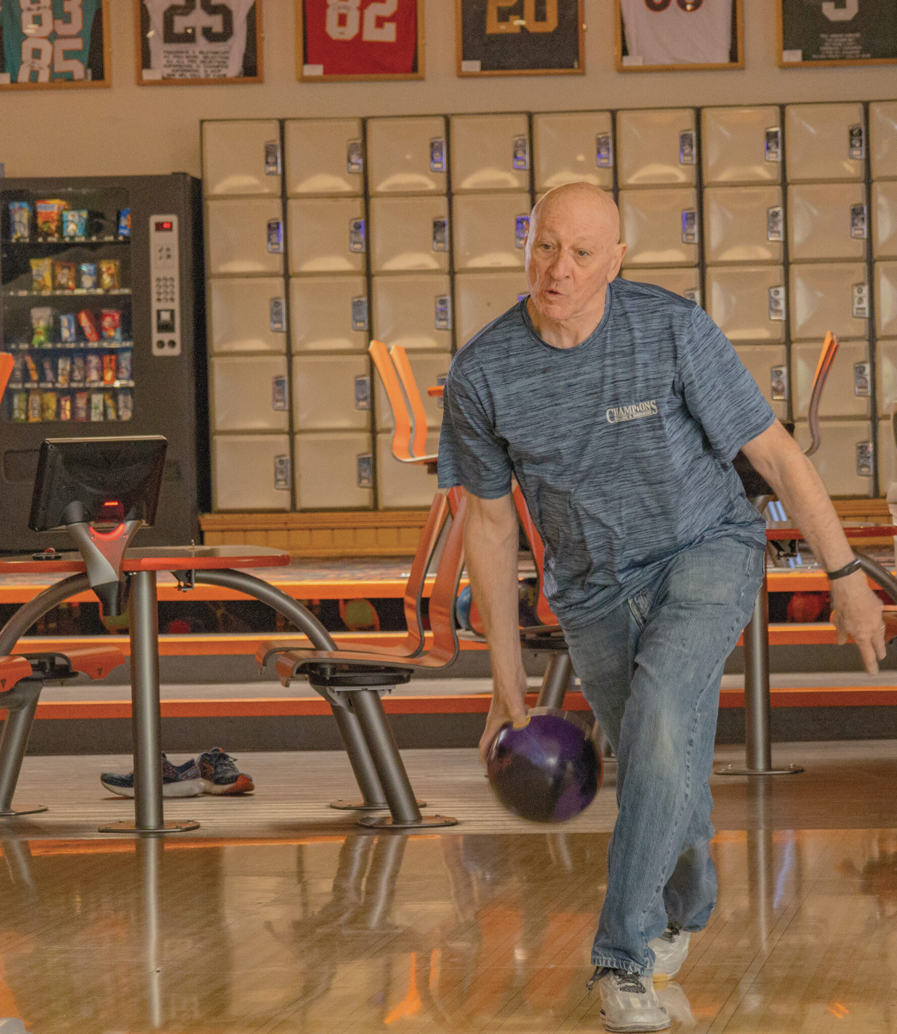 Bowling With Barry: The Story Of A Hall Of Famer - El Don News