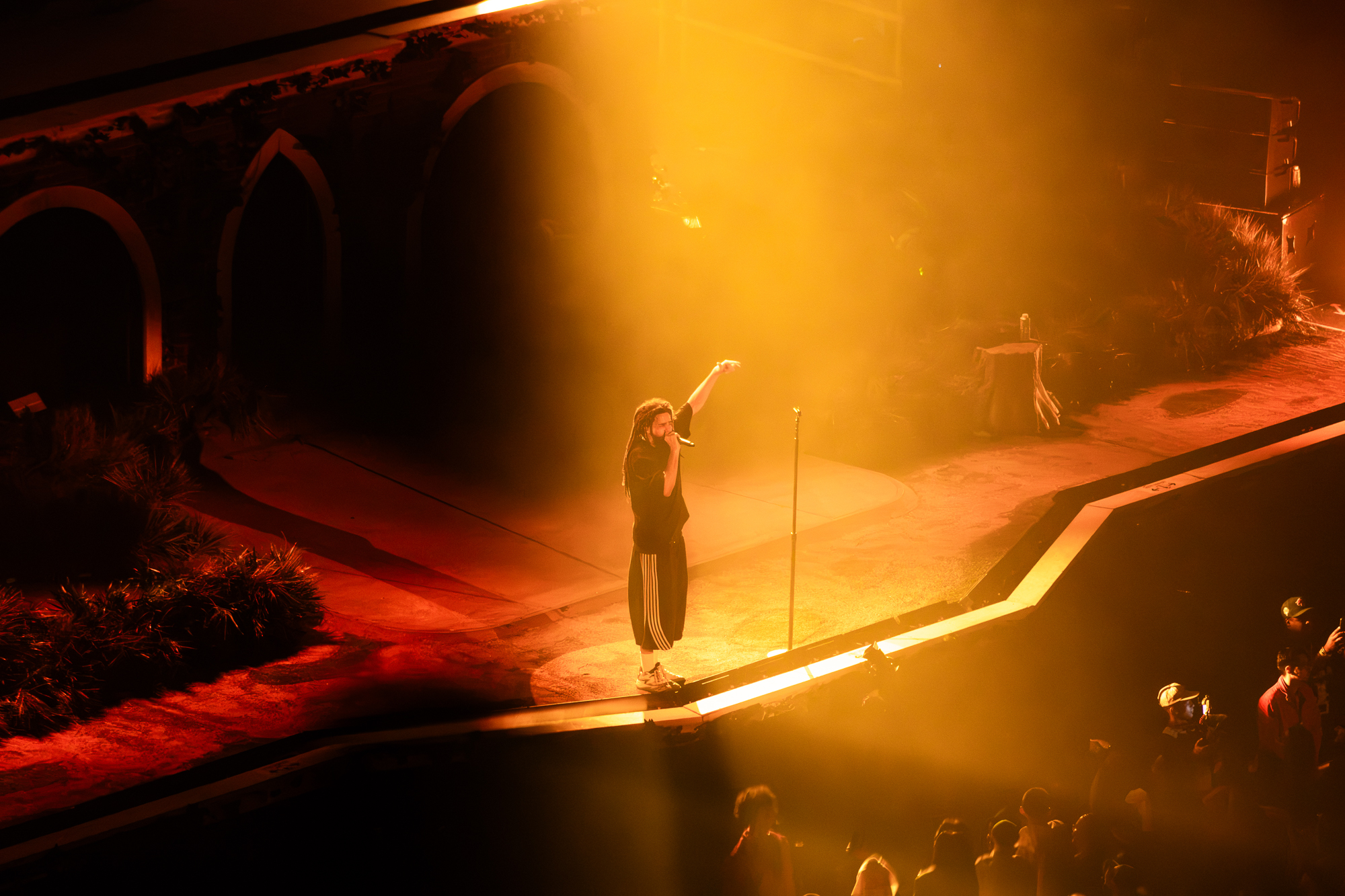 J. Cole’s The Fall-Off Tour transports you to North Carolina’s “the Ville”